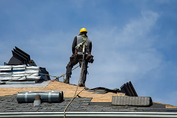 Professional Roofing technician working in Rosedale, CA